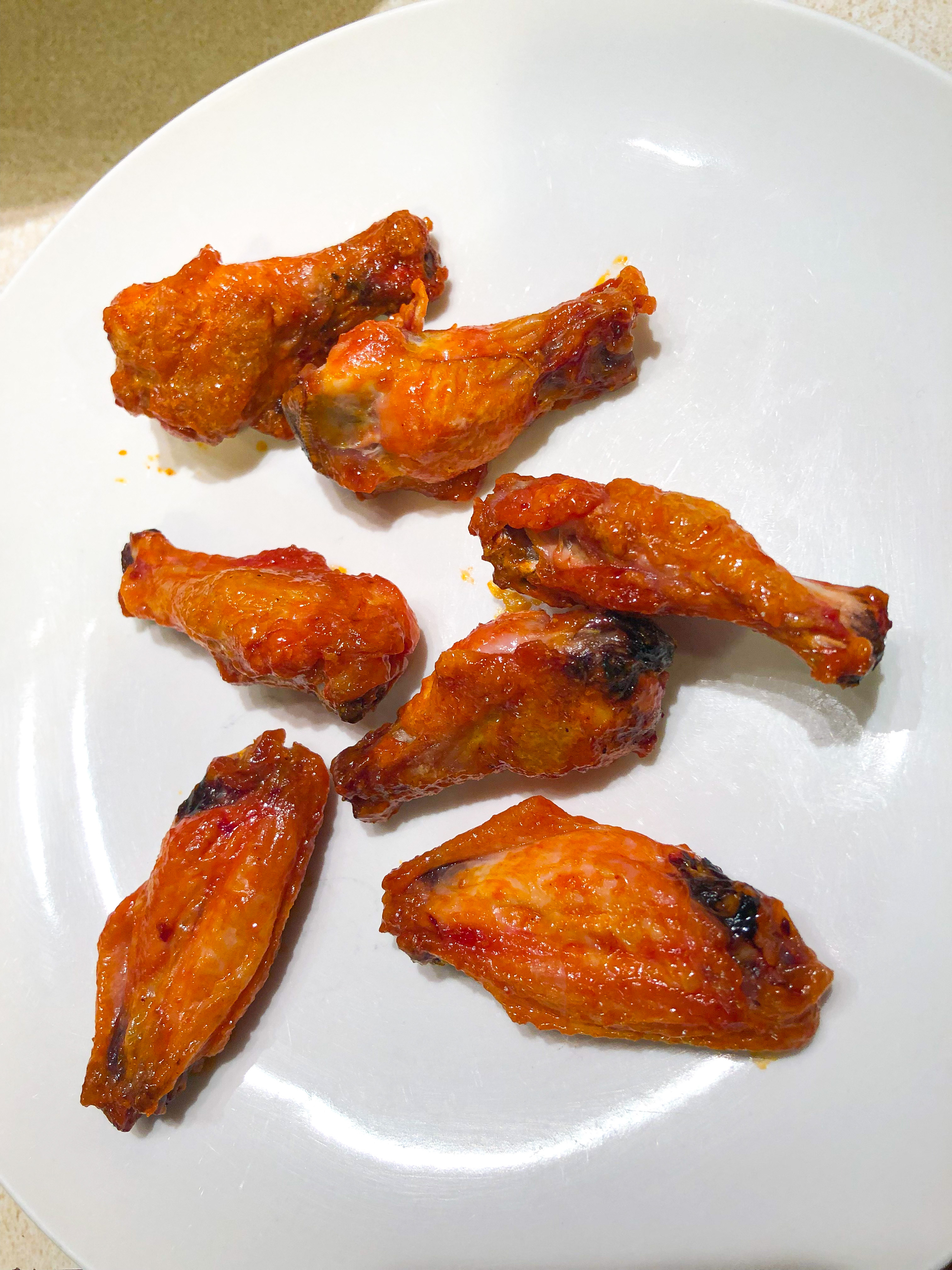 A picture of healthy chicken wings that have been air fried