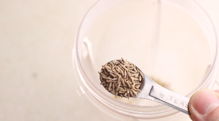 A teaspoon of cumin seeds